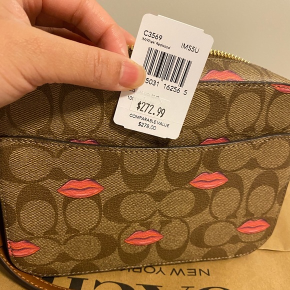 Authentic Coach Camera bag - Picture 3 of 3